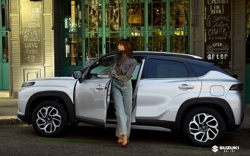 Khách hàng Suzuki Fronx 2025